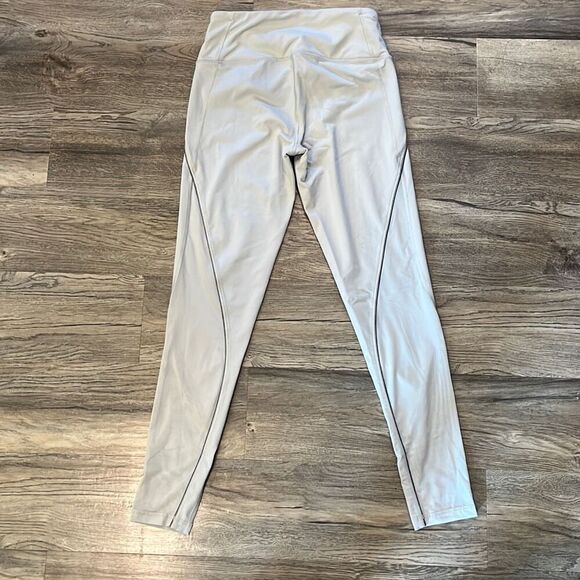 Victoria Sport Gray Leggings Size Small - Picture 2 of 4